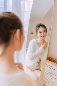 一边扭动身体一边呻吟是怎么回事